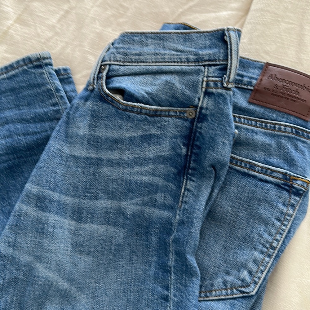 Abercrombie & Fitch - Rustin Athletic Skinny Jeans, Distressed 30x30